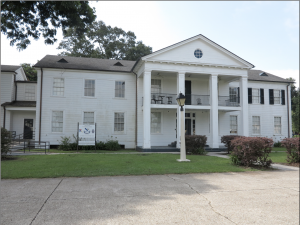 Figure 5. This building on the Carville grounds housed medical personnel who worked at the hospital. 